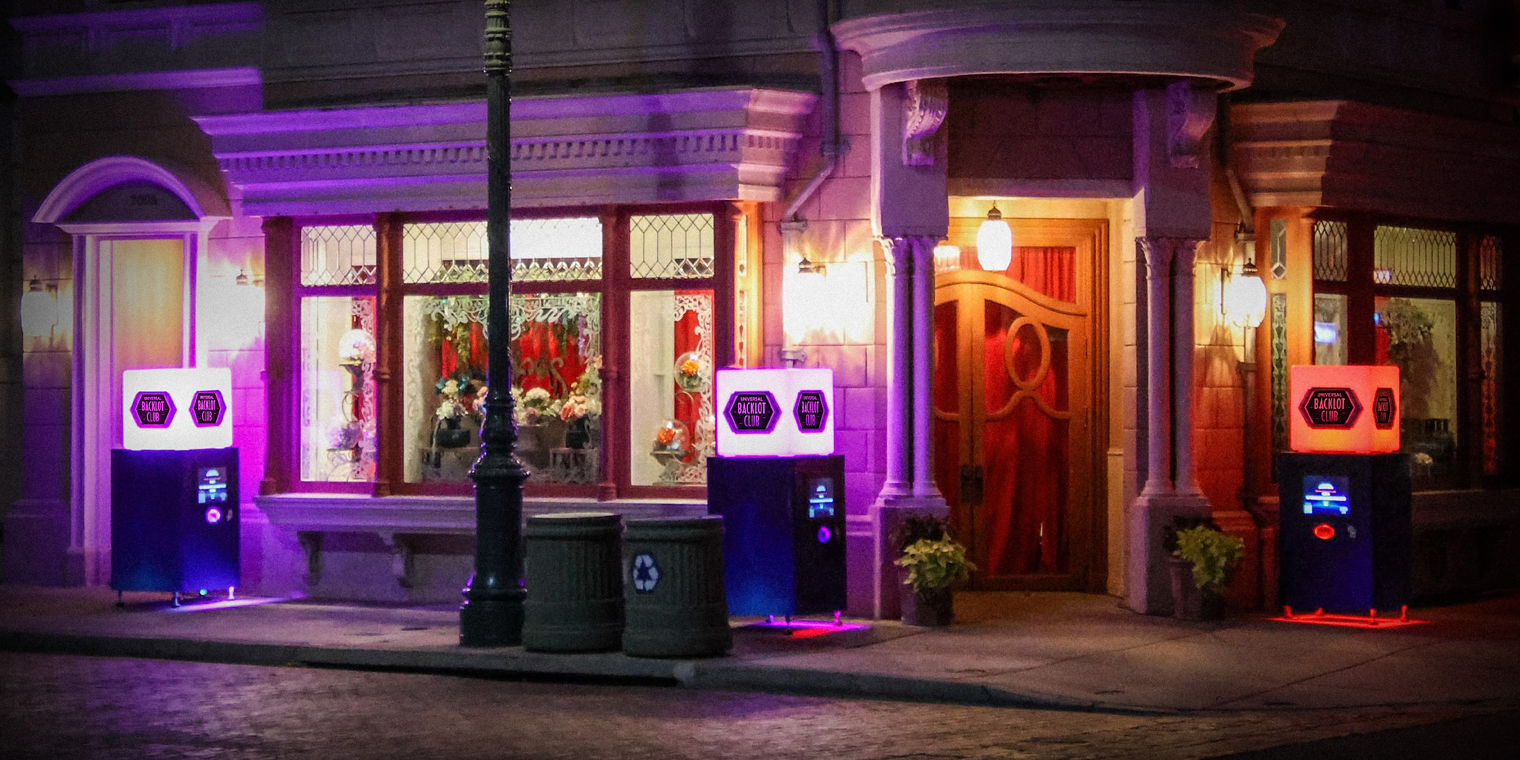 Backlot Club Kiosks at Universal Studios Florida 